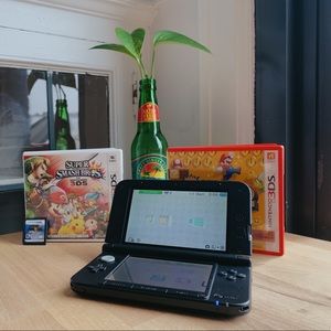 Nintendo 3DS XL black/grey console in perfect condition w/ 3 games included!